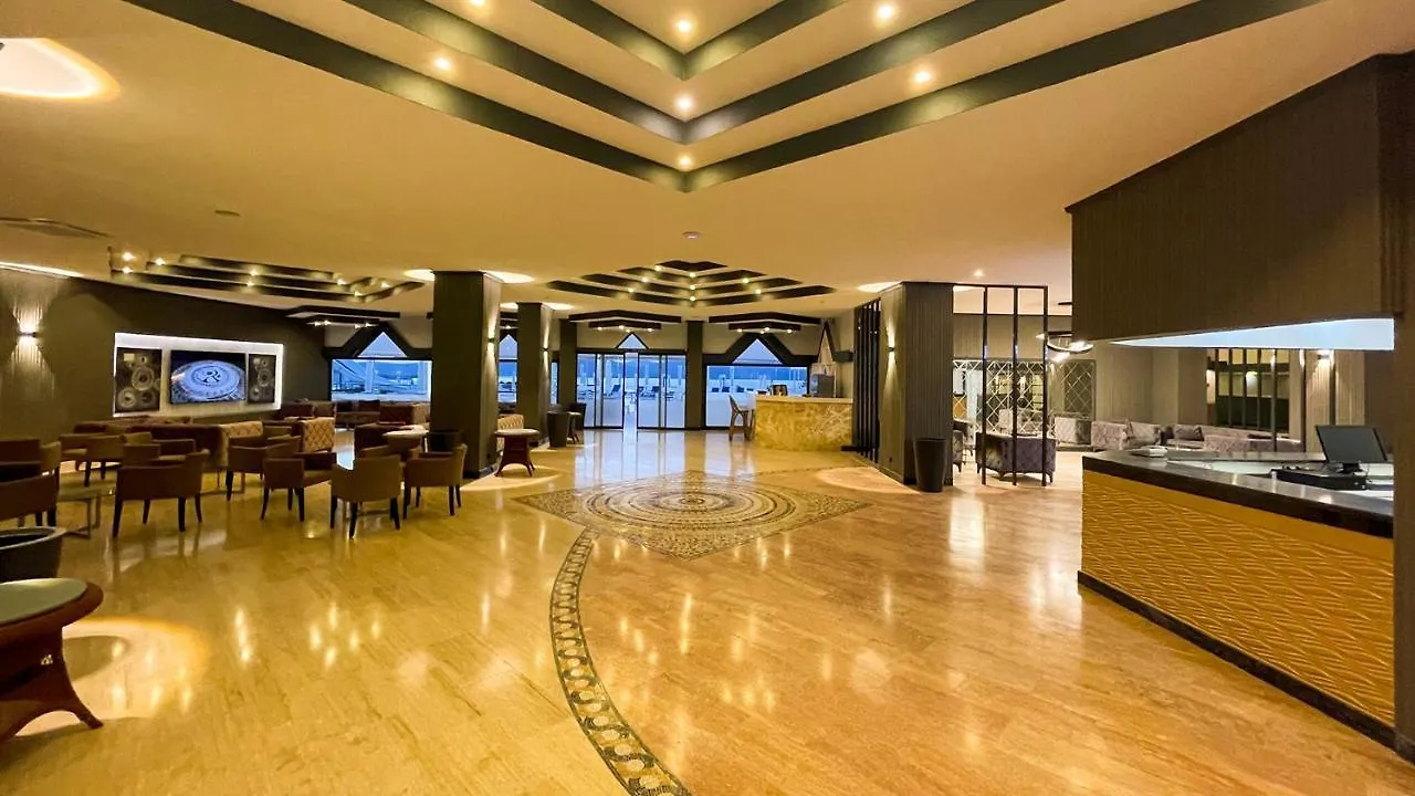Roseira Beach Resort غولوك 4*,